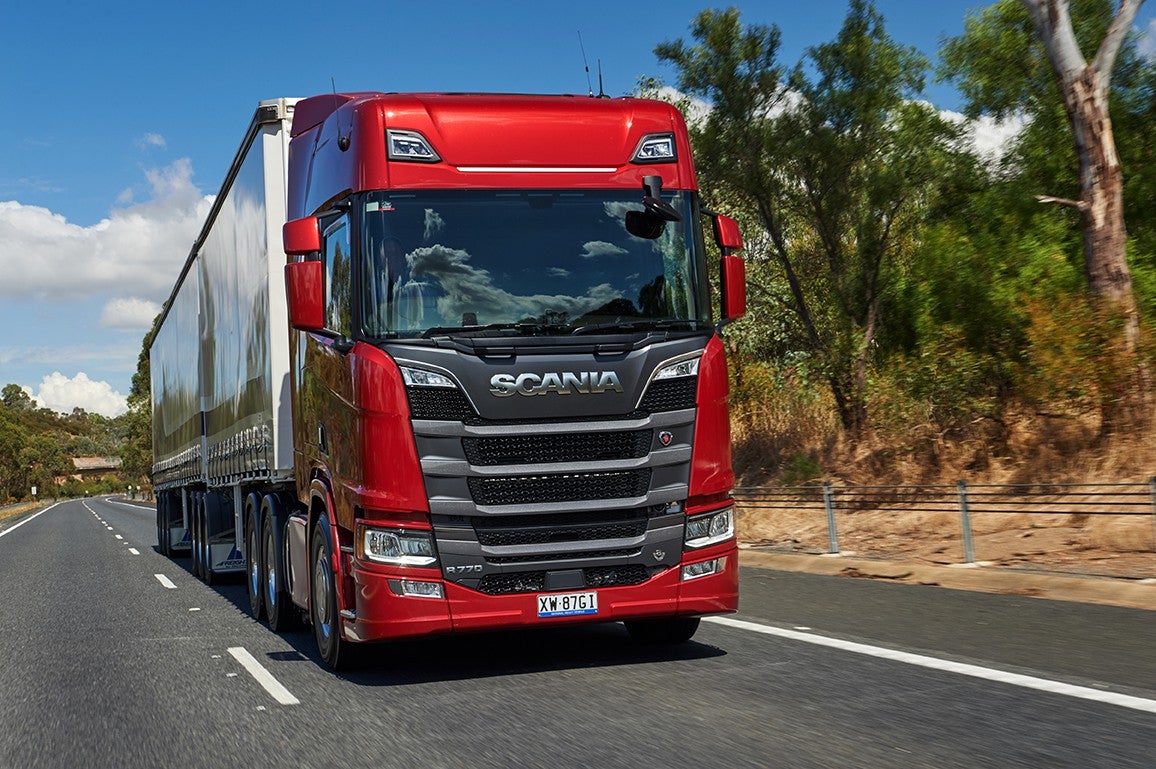 SCANIA V8