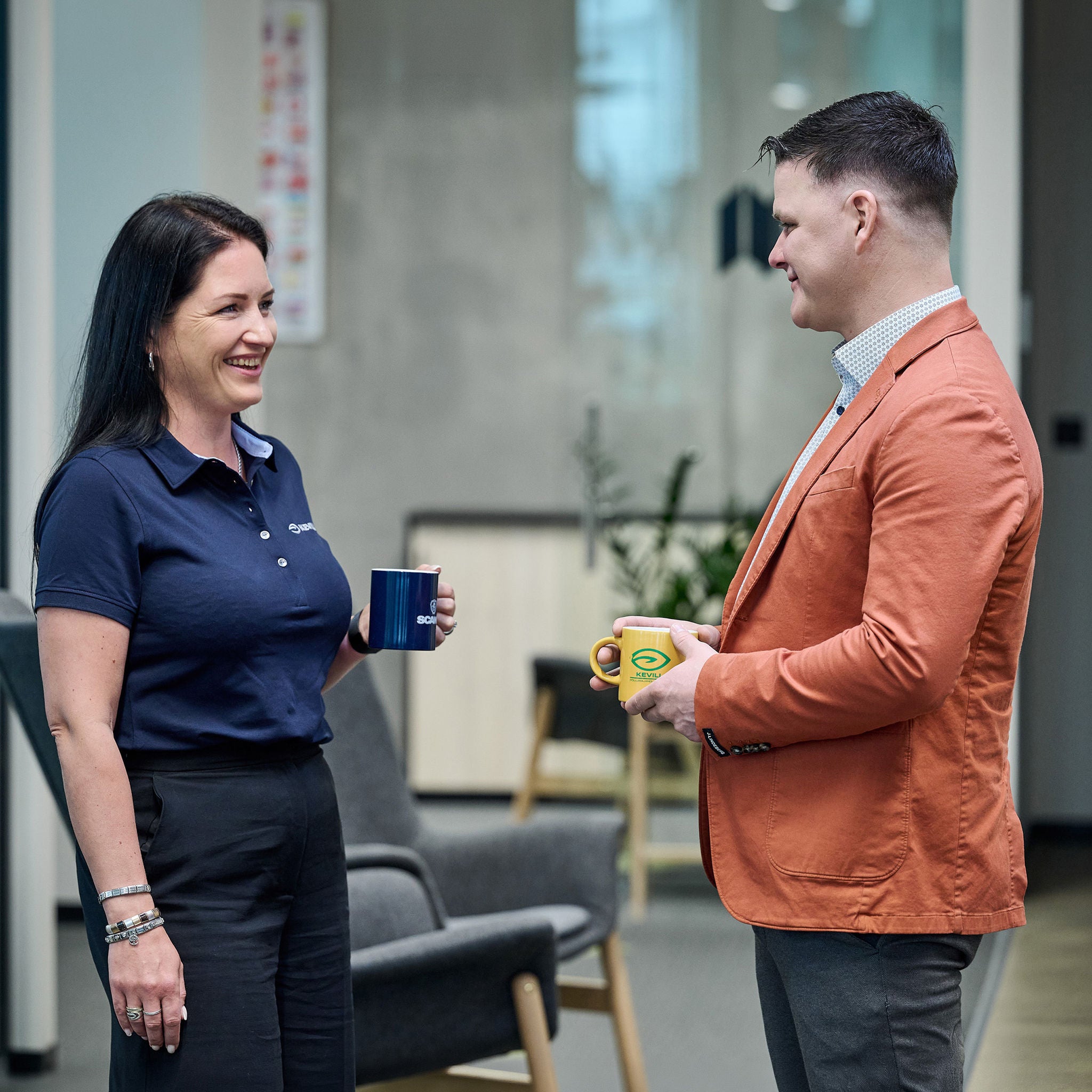 Erti Haava with customer Kevili.