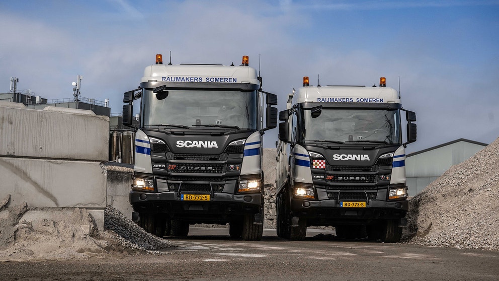Scania Dynamic Twee Scania 420G 8x4 Wide Spread kippers versterken transportvloot van ...
