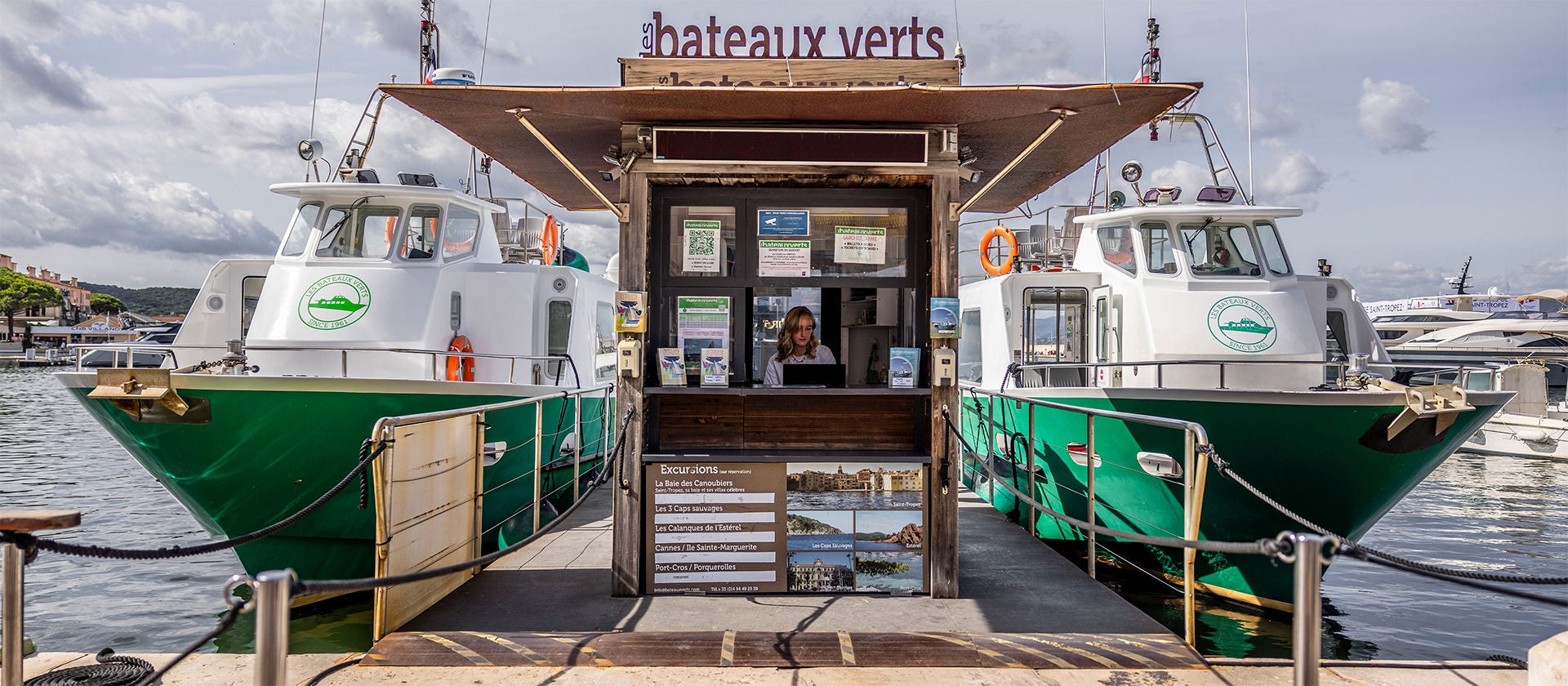 Les Bateaux Verts proposent un service de navettes quotidiennes reliant Saint-Tropez aux villes côtières de Sainte-Maxime, les Marines de Cogolin, Port-Grimaud et Les Issambres (83).