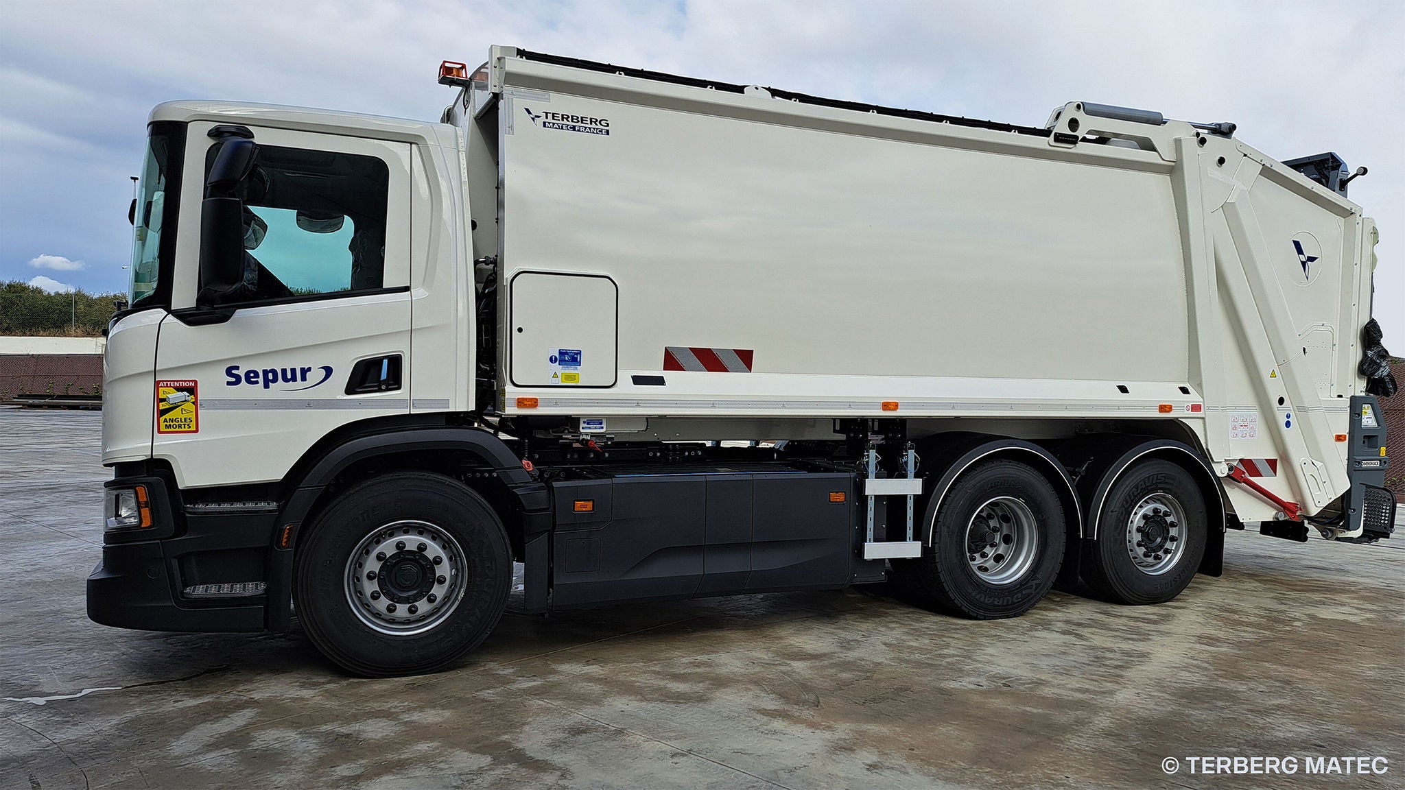 Scania France livre 41 BOM électriques à Sepur
