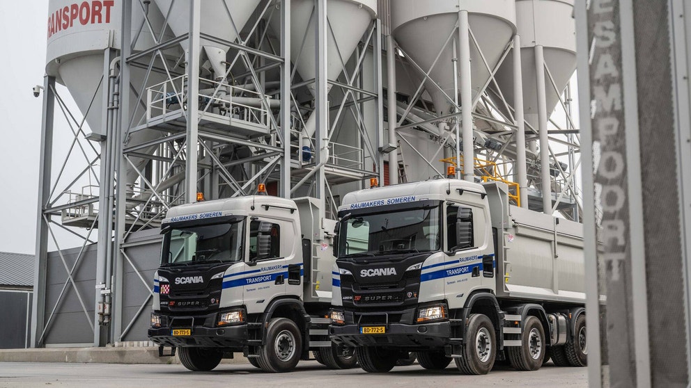 Scania Dynamic Twee Scania 420G 8x4 Wide Spread kippers versterken transportvloot van ...