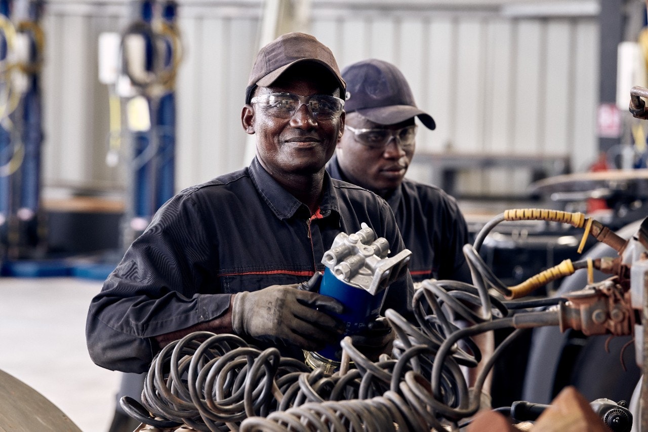  Scania technician