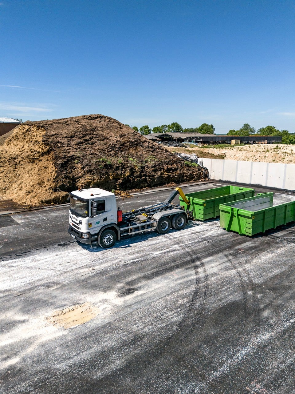Les méthaniseurs de Mach Farm sont approvisionnés à 60 % par les effluents issus de son cheptel et 40 % de déchets organiques collectés dans la région.