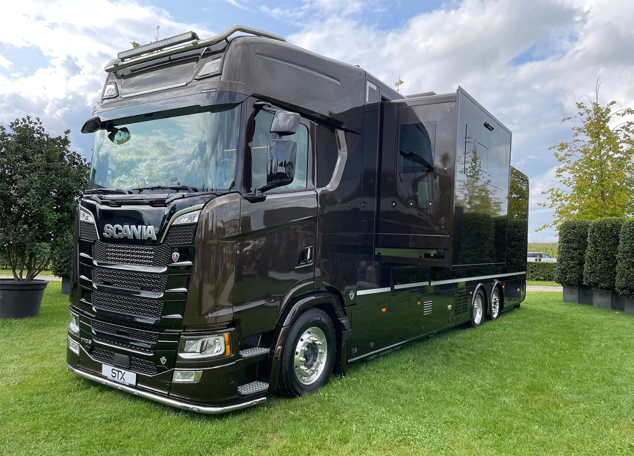 paardentrucks en motorhomes