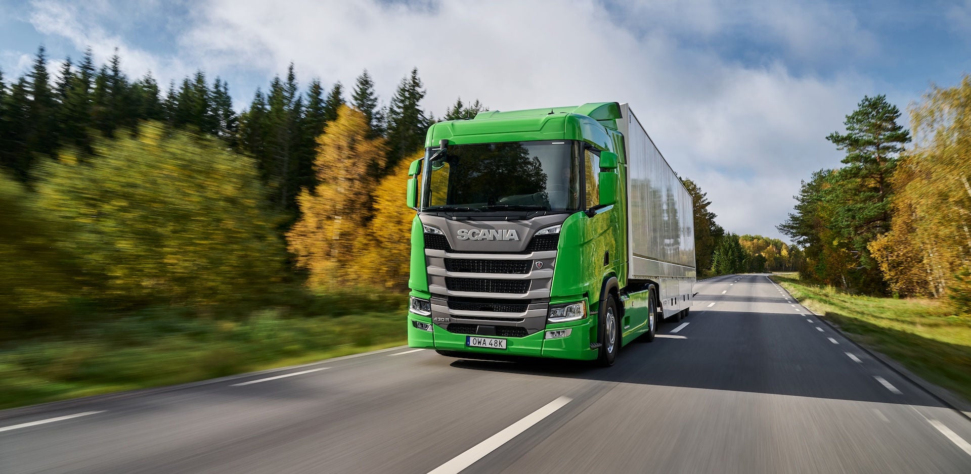 Scania Série R sur route forestière