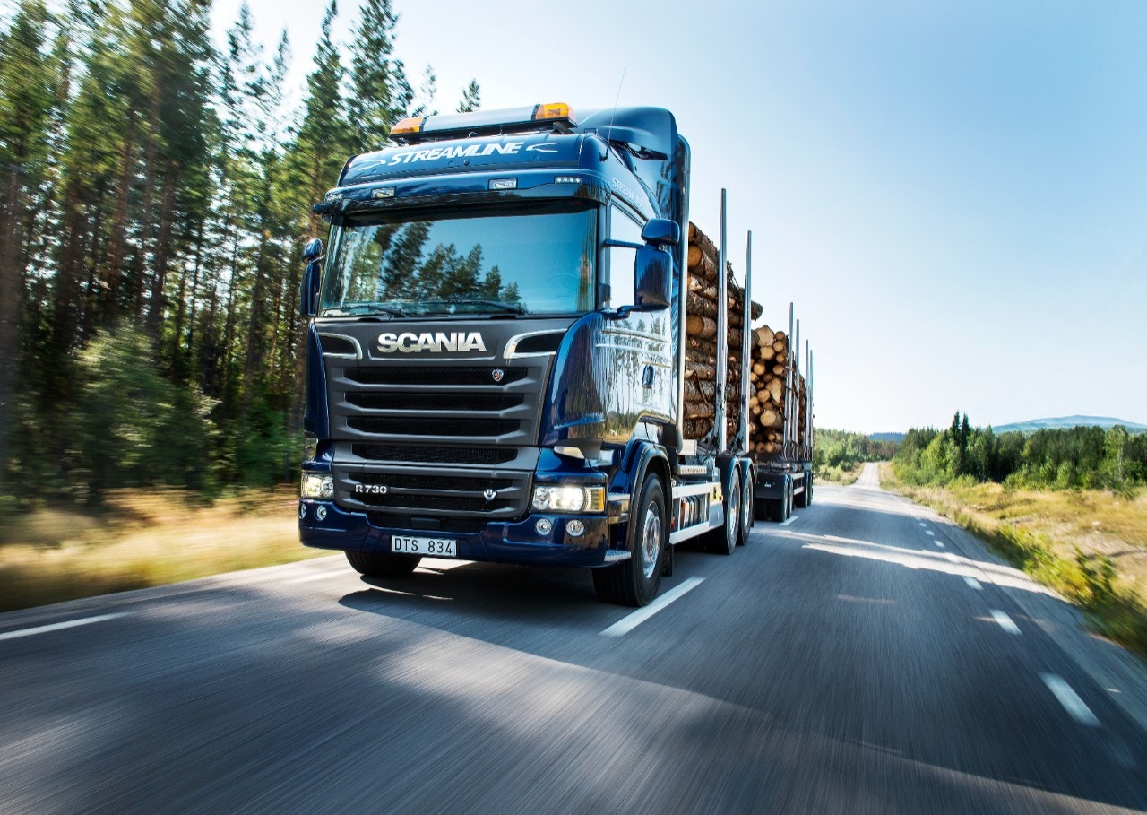 Scania R 730 6x4 Streamline, Highline cab. Timber transport with trailer.
