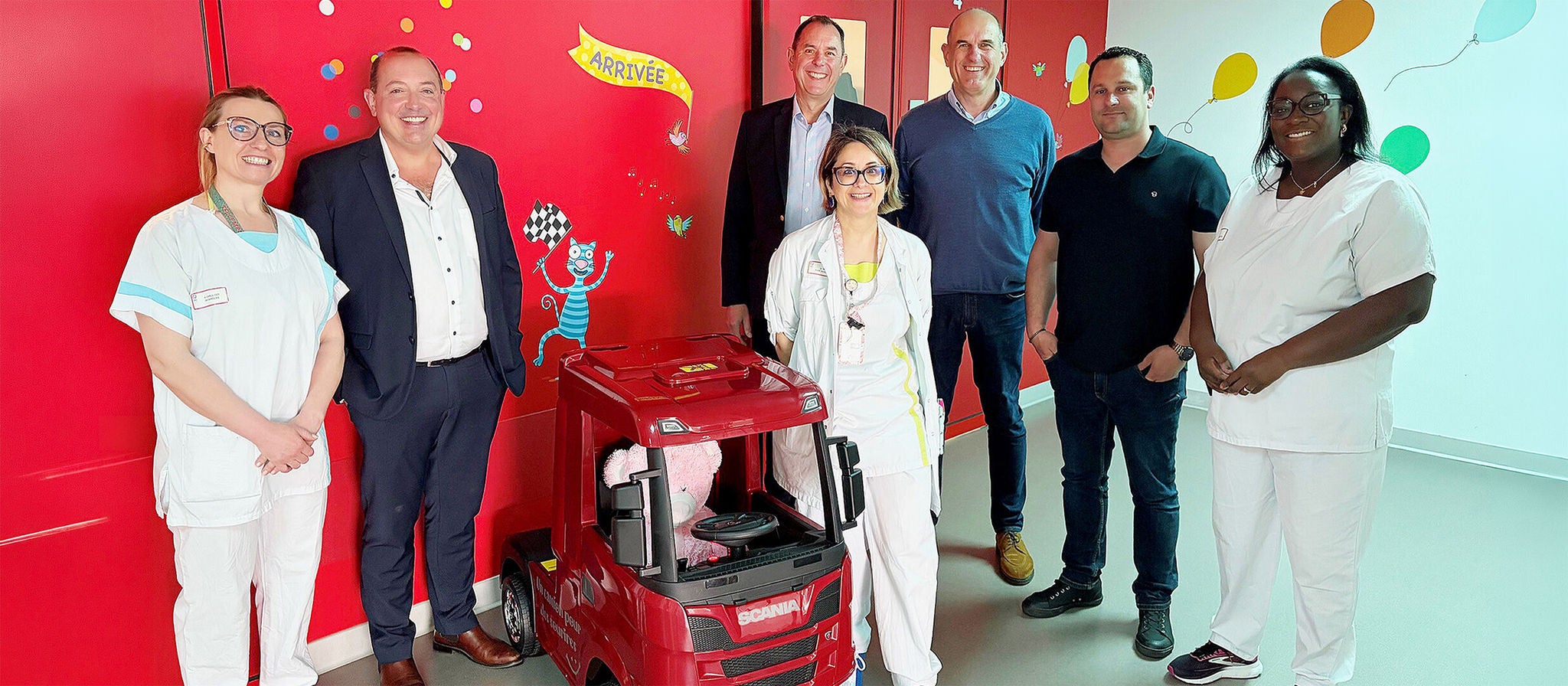 Scania adoucit le quotidien des jeunes patients avec l’opération « Un camion pour des sourires »