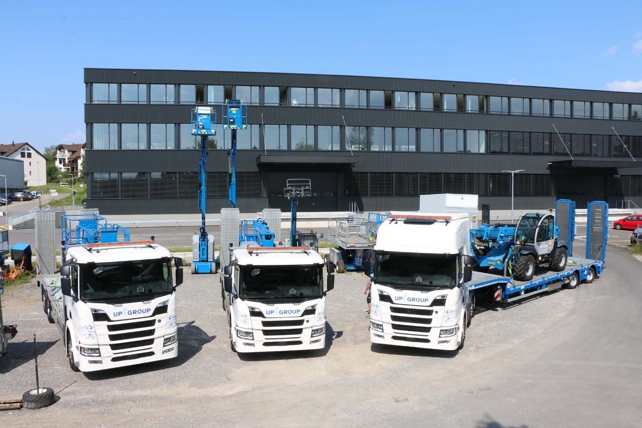 Gleich drei neue Scania Lastwägen durfte die UP AG in Affoltern am Albis, eine Un-ternehmung der UP Group, im ersten Halbjahr 2021 in Betrieb nehmen.