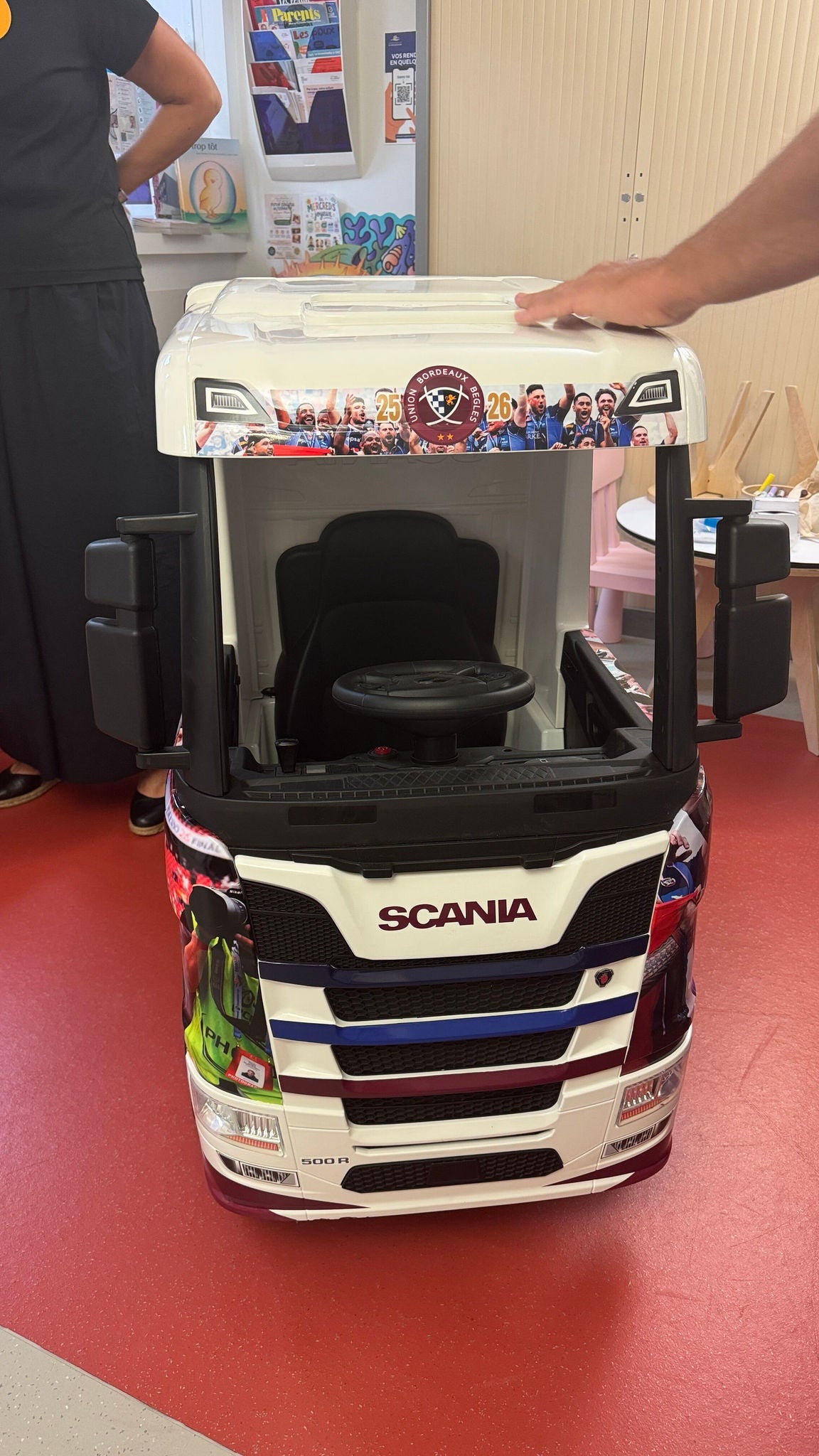 Scania adoucit le quotidien des jeunes patients du Centre hospitalier d’Arcachon