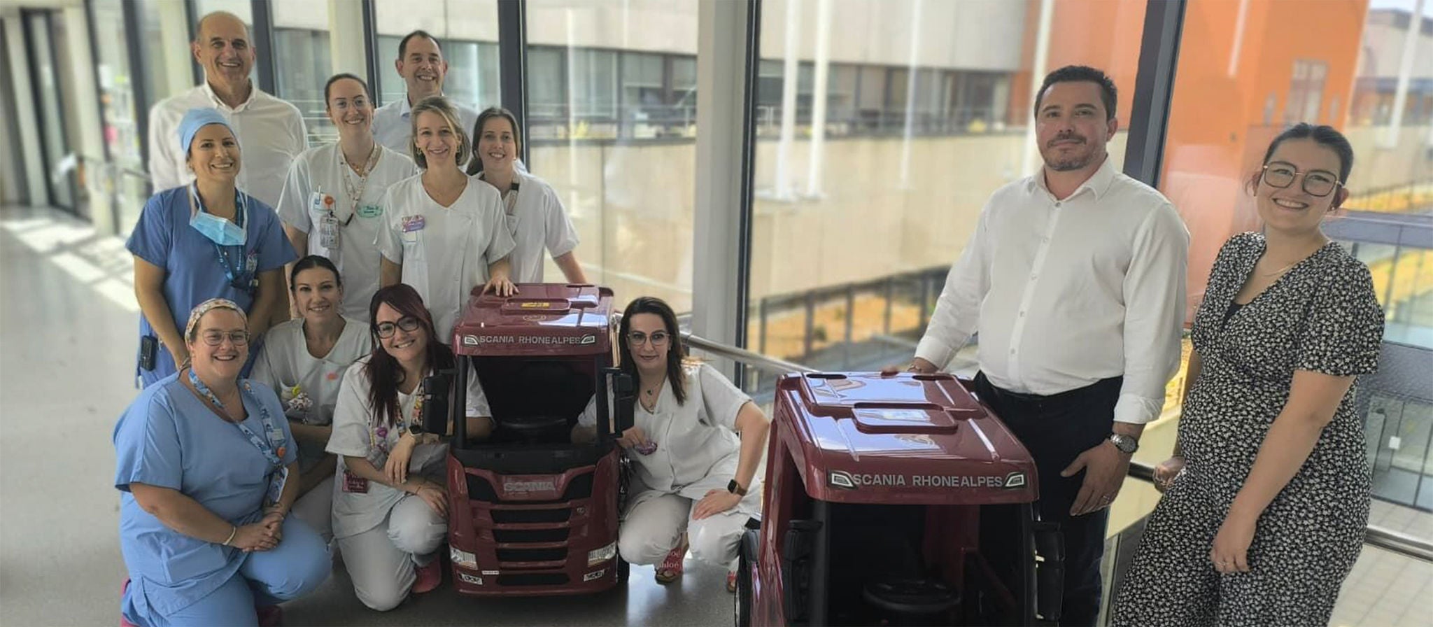 Scania adoucit le quotidien des jeunes patients de l’Hôpital Femme Mère Enfant des Hospices Civils de Lyon