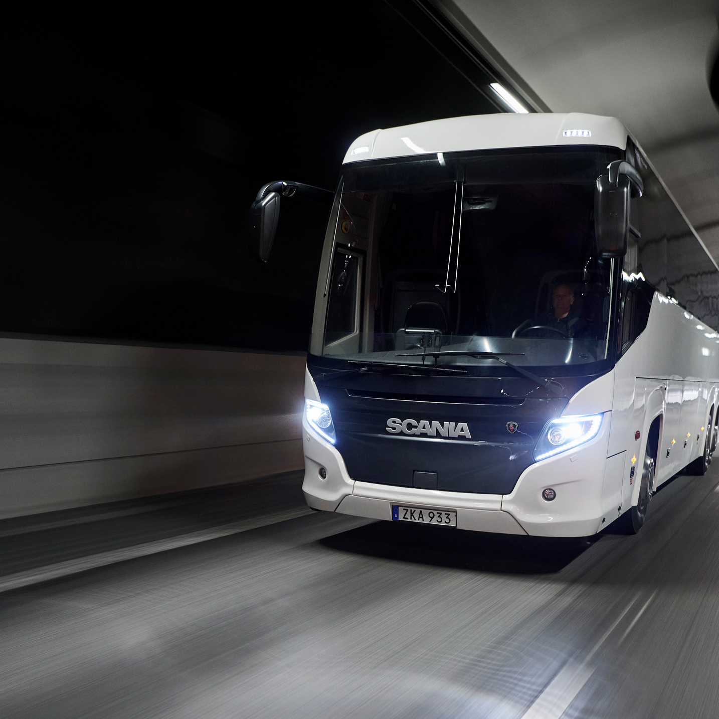 Scania Touring 3-axle, high decker