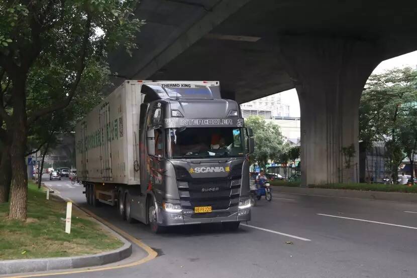 跟车体验全新一代斯堪尼亚r450牵引车 Scania 中国