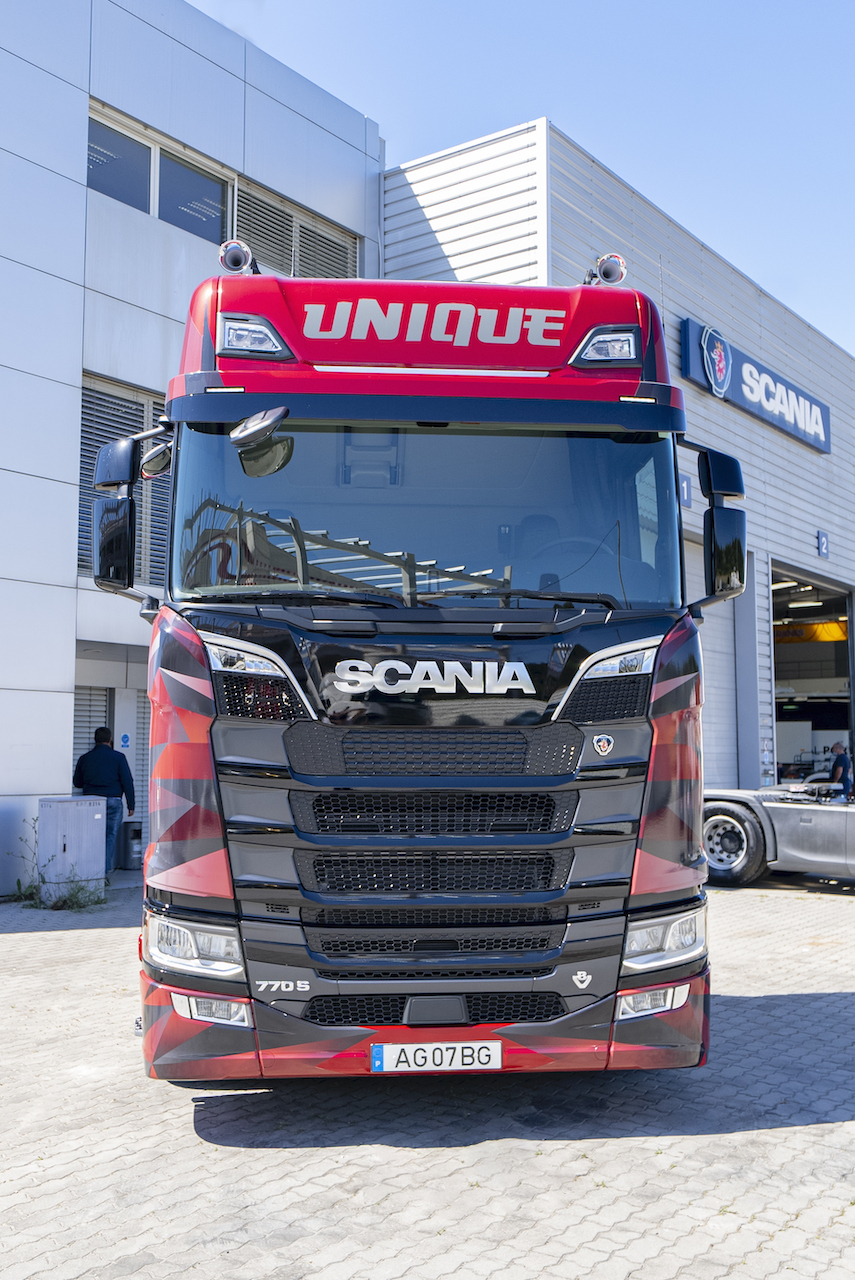 Primeiro scania v8 770s chega a portugal scania portugal