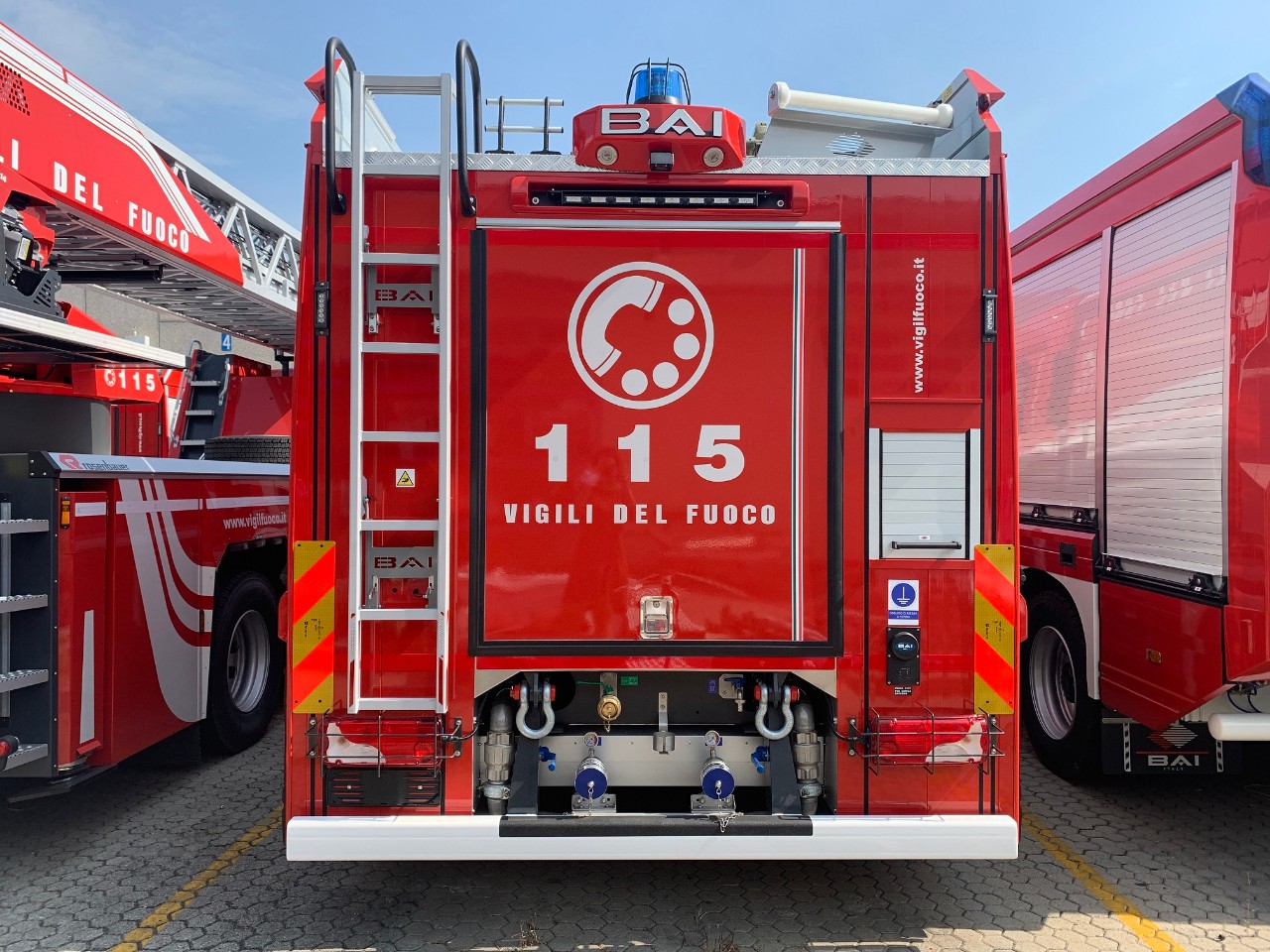 herpa modellino camion Mercedes-Benz Atego '13 scala aerea Rosenbauer Vigili del fuoco di Brema, miniatura in scala 1:87, pezzo da collezione, Made in Germany, plastica
