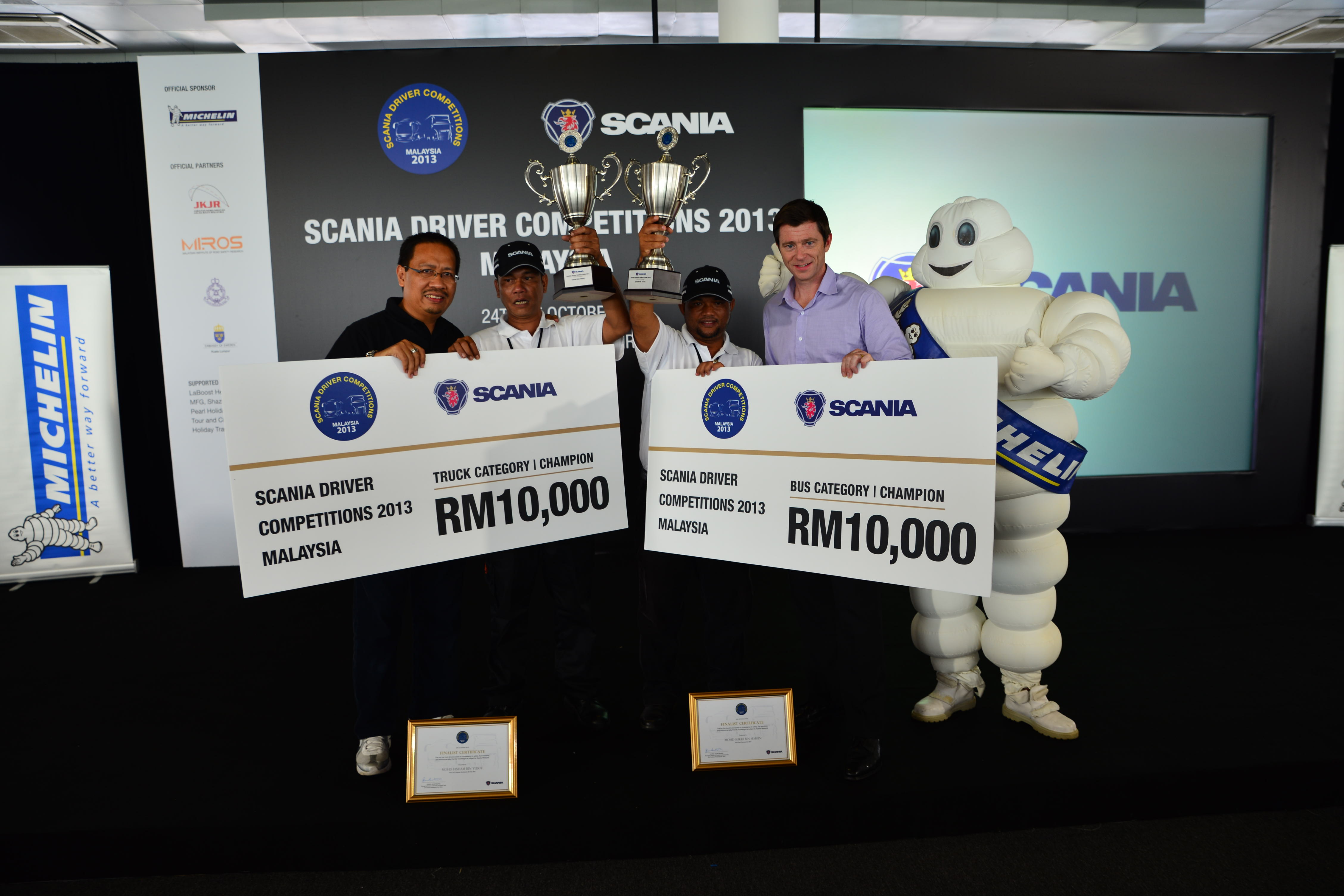 Sani Express And Tnt Express Worldwide Retain Elite Driver Positions At Scania Driver Competitions 2013 Malaysia Scania Malaysia