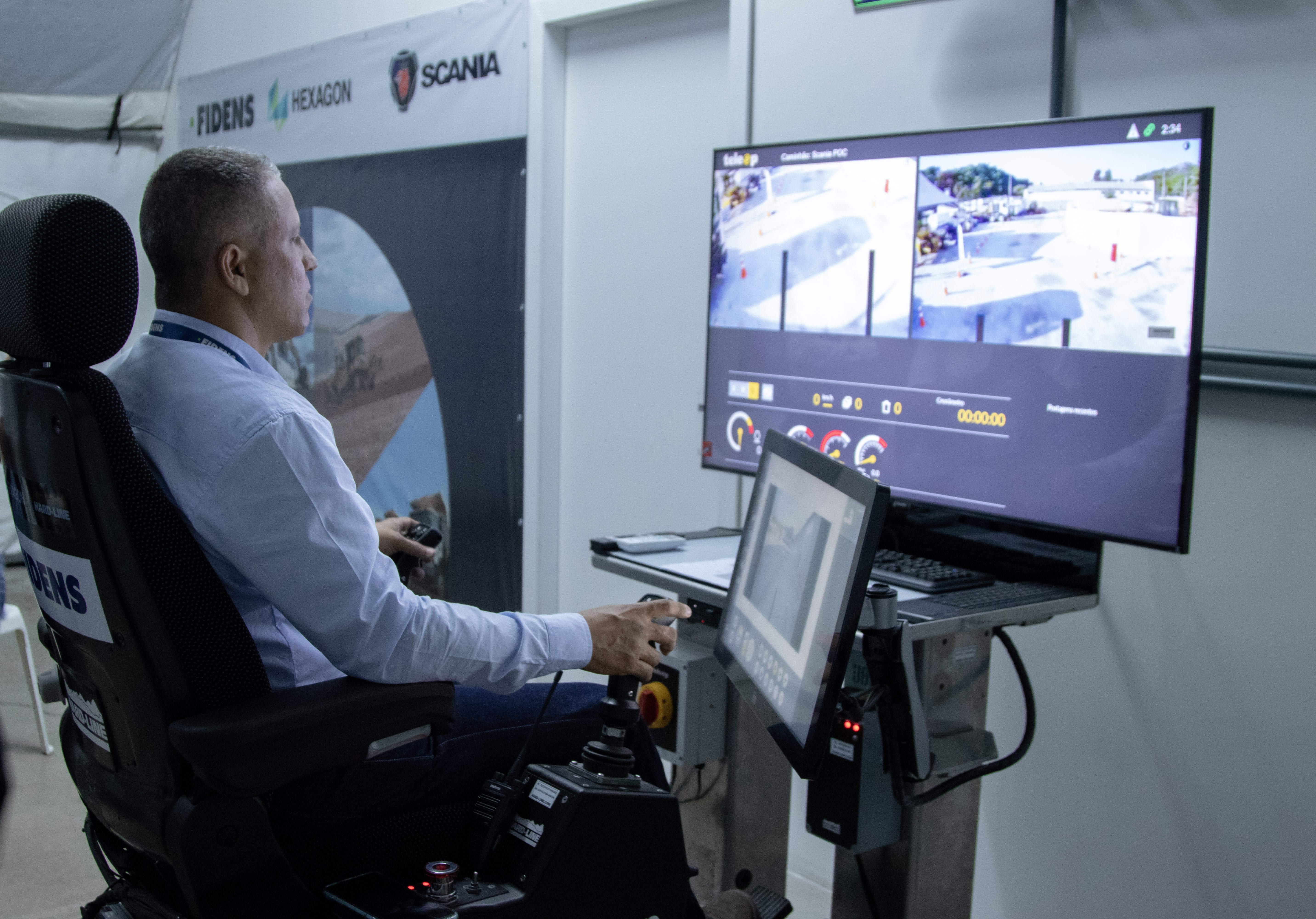 Scania, Fidens e Hexagon apresentam o primeiro caminhão 8x4 teleoperado do Brasil