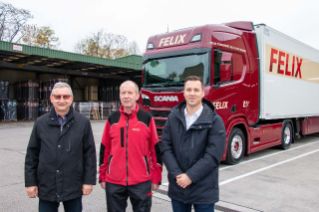 Hanspeter Felix, le chauffeur Olivier Küry et Fabian Felix