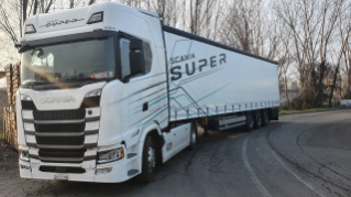 Scania SUPER avec le 560S A 4x2 NB 
