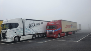 Scania SUPER avec le 560S A 4x2 NB 