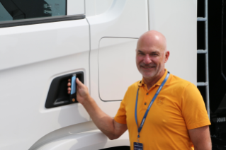 Die Probefahrt mit dem BEV-Scania konnte Martin Vögtli voll und ganz überzeugen.