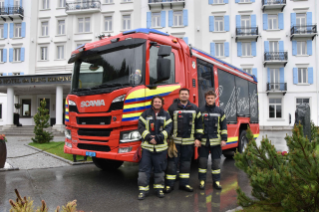 L'équipe de direction du centre de renfort des sapeurs-pompiers de St-Moritz. De gauche à droite: Johnny Martinez, Igor Stankic, vice-commandant et chef du groupe FPT capitaine Martin Riederer