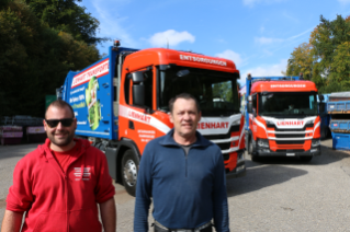 Die beiden glücklichen Fahrer Armando Melchioretto (li.) und Jonas Röthlisberger.