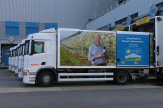 Nicht nur die eigenen Fahrer sind von den neuen Scania begeistert, auch von Ex-tern gibt es immer wieder Komplimente für die gepflegten Fahrzeuge.