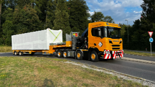 Der Scania R540 B 8x4 NB für einmal als Sattelschlepper im Einsatz.