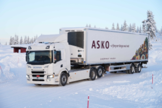 Scania demonstrieren auch bei härtesten Wintereinsätzen ihre Stärken