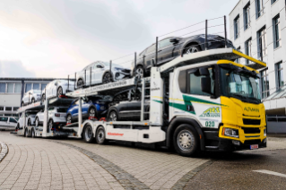 Auf den ersten Blick ist der Elektro-Lkw kaum von seinem dieselbetriebenen Bruder zu unterscheiden. In den Abmessungen und bei den Beladungsmöglichkeiten steht der elektrifizierte Scania 25P in nichts nach.