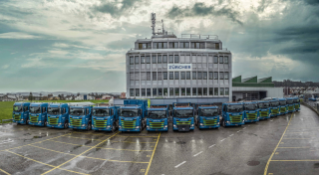 Seit anfangs 2023 sind nun insgesamt 17 Scania für die Zürcher Kies- und Trans-port AG in Zuzwil unterwegs. (Bild Smith Art)