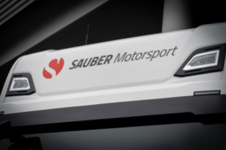 Sauber Motorsport exploite et gère l'équipe de Formule 1 Stake F1 Team KICK Sauber à Hinwil.