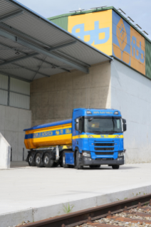 Le premier Scania BEV est livré à FBB à Bauma.