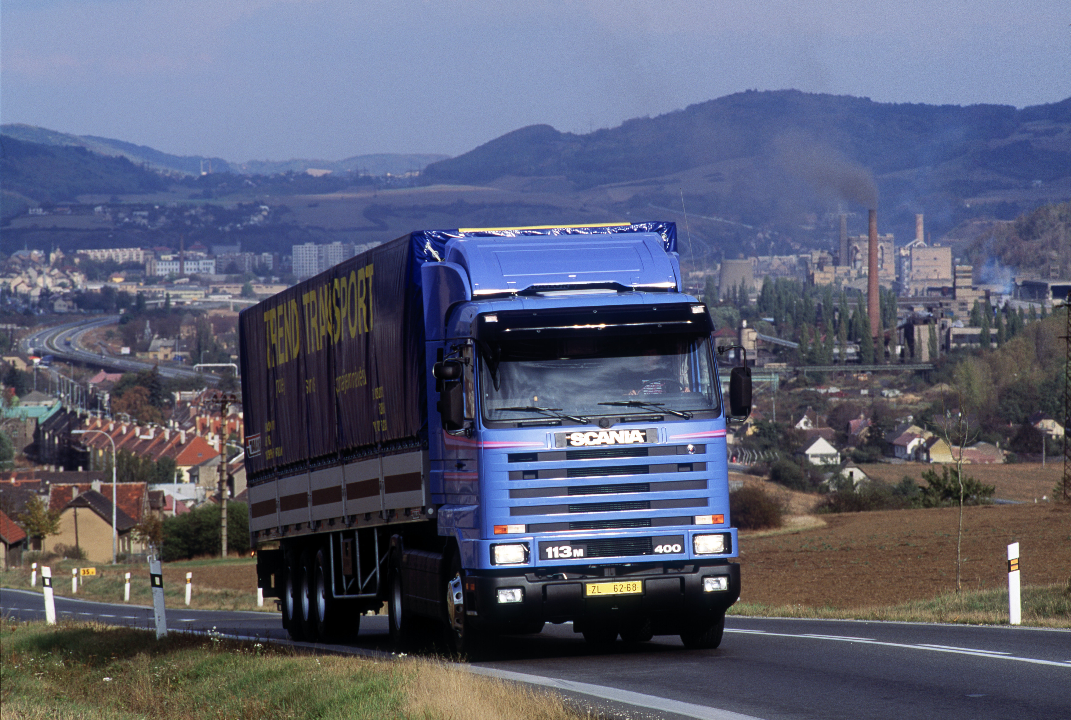 Prvním modelem Scania oficiálně dostupný na českém trhu byla série 3.