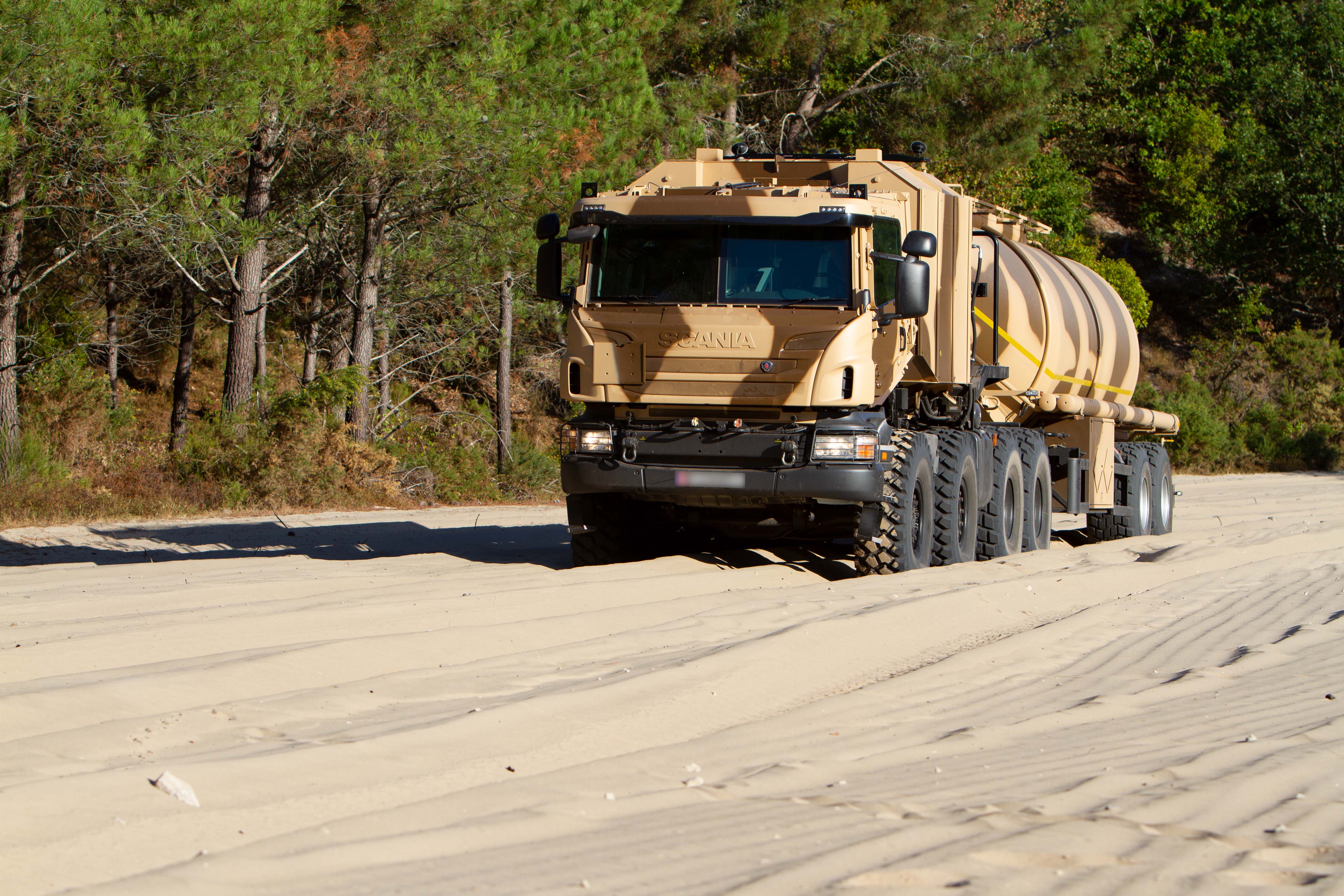 CARAPACE (Camion Ravitailleur Pétrolier de l'Avant à Capacité Étendue)