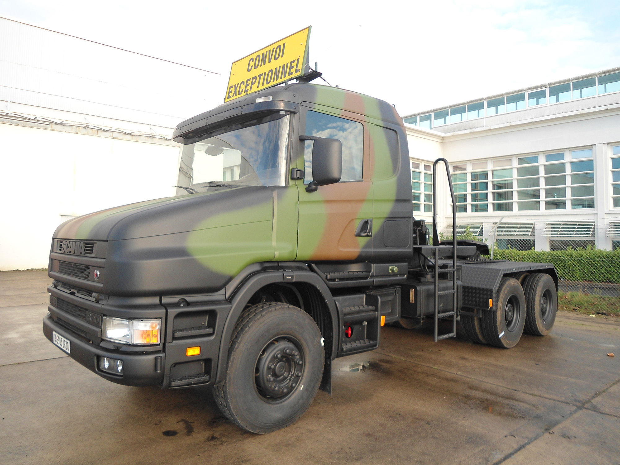 Porte-engins T144