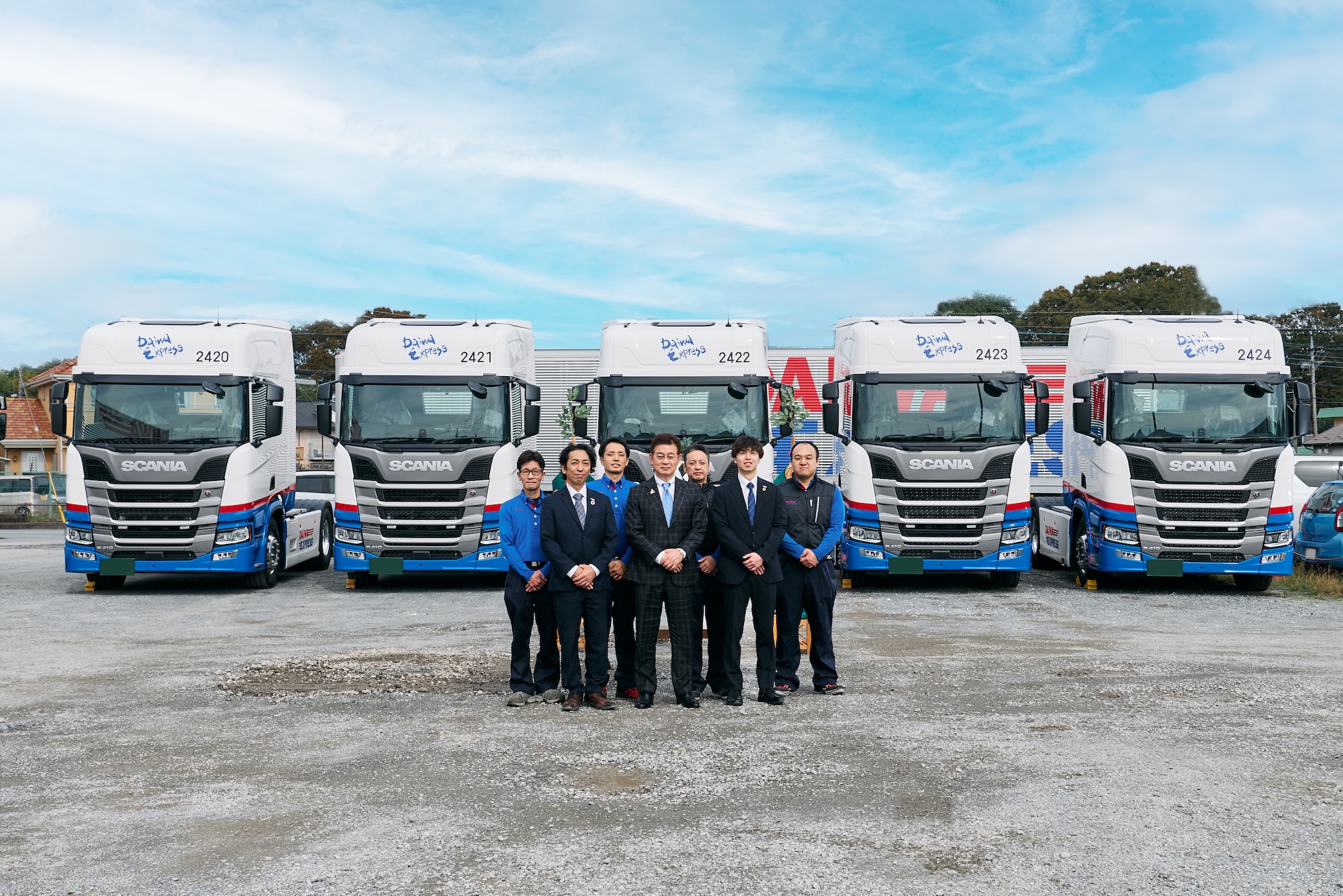 DXホールディングス様 | トレーラー輸送に革新を。DXホールディングス