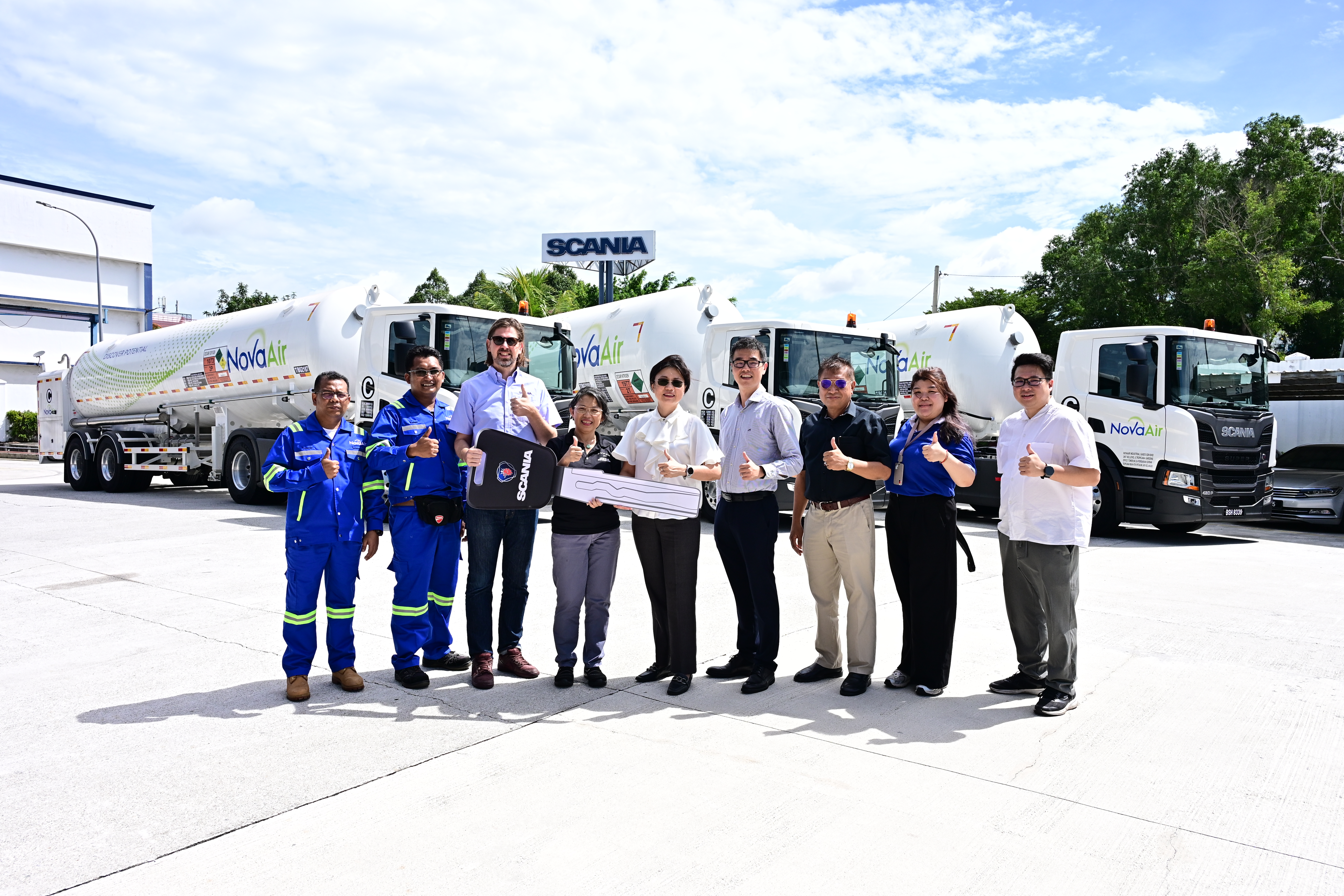 NovaAir Industrial Gases setzt Scania Super Lkw für ADR-Transport in Malaysia ein