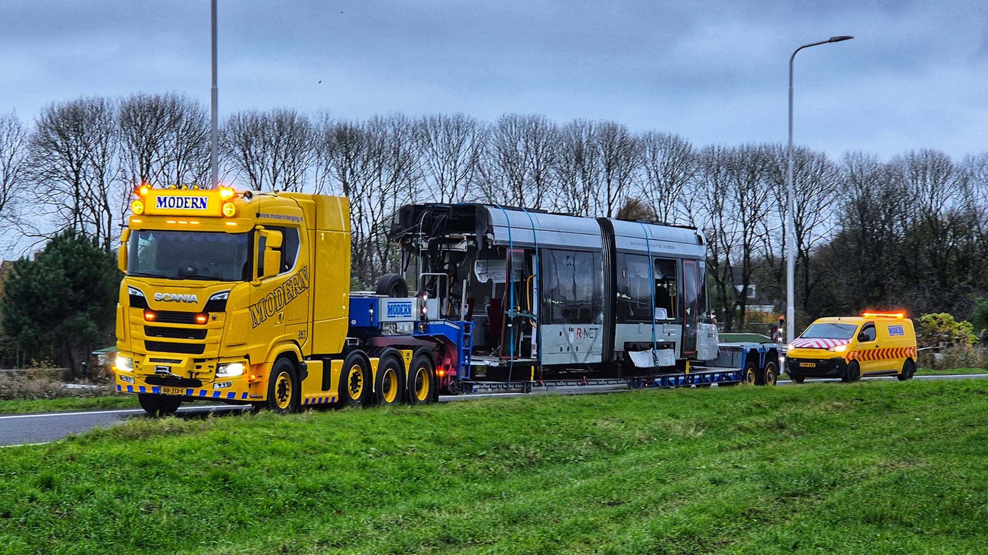 Modern Berging Modern Berging uit Utrecht kiest voor Scania 590S V8 ...