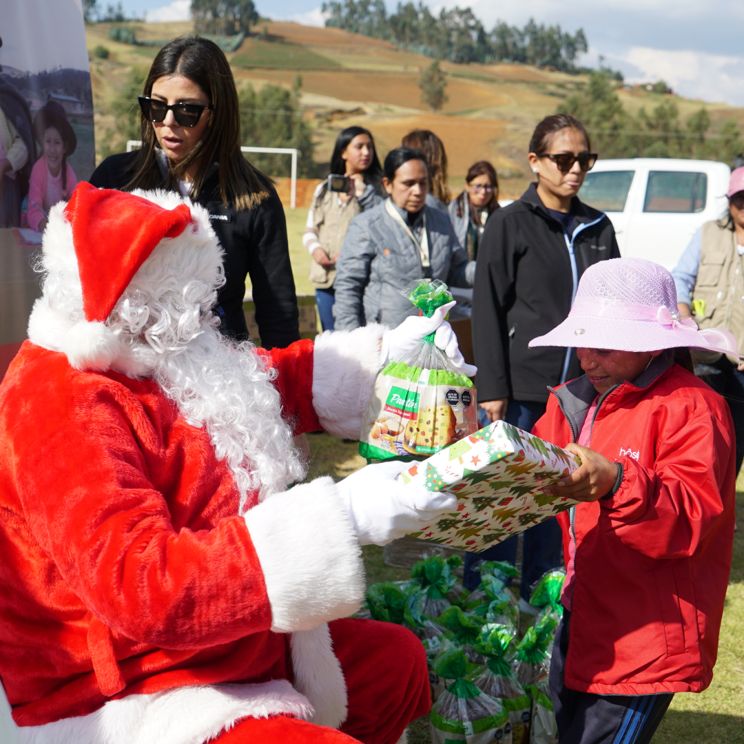 Nuestro Management team abrigando a más de mil niños en las zonas afectadas por el friaje del Perú