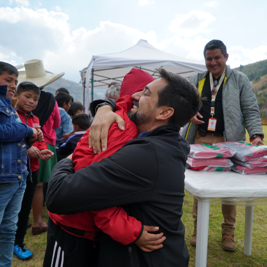 Nuestro Management team abrigando a más de mil niños en las zonas afectadas por el friaje del Perú