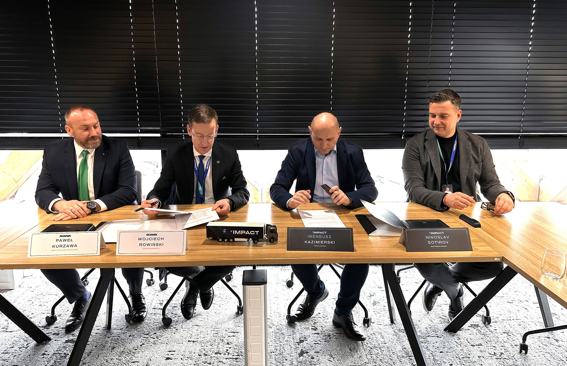Mobilny system ładowania elektrycznych ciężarówek 