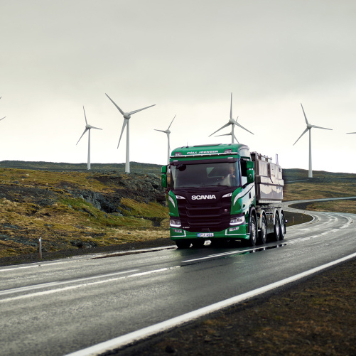 En grön lastbil i Scanias G-serie