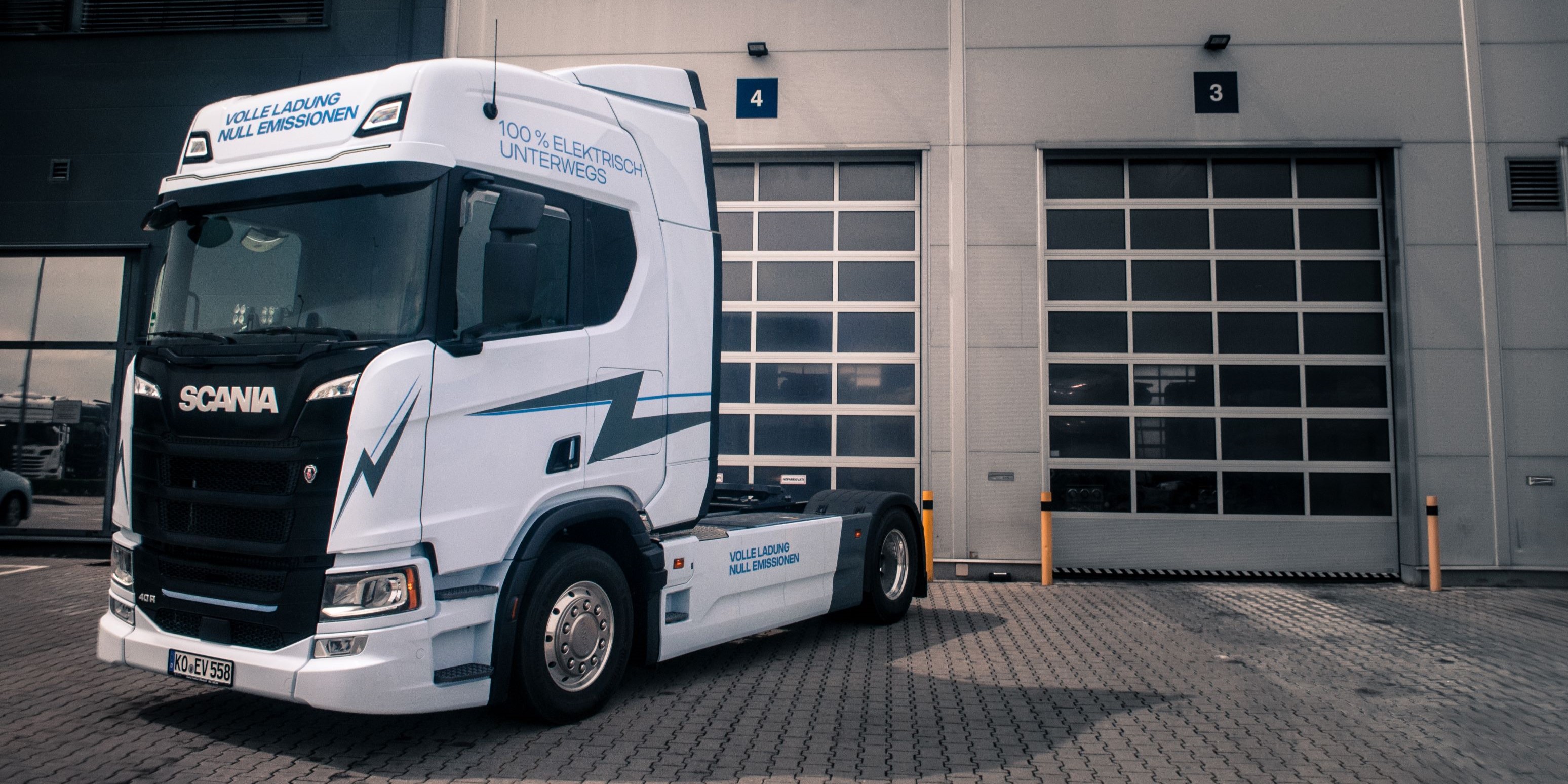Elektrické vozidlo Scania 40 R určené pro regionální dálkovou přepravu.