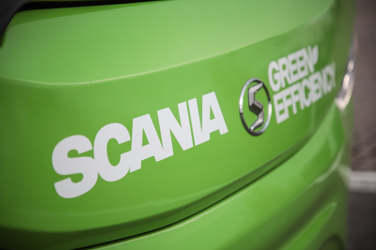 Scania presentó su nuevo bus interurbano propulsado a gas