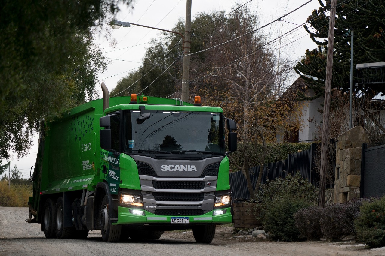 Bariloche probó los beneficios del Scania a GNC para la higiene urbana