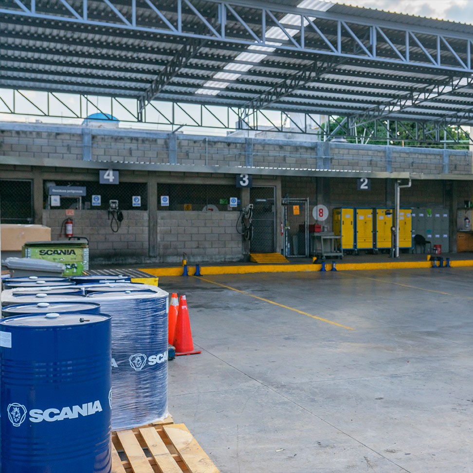 Para las operaciones más severas el cliente puede instalar un CWS, taller in situ de Scania Argentina, con técnicos de la compañía sueca, todo el herramental necesario y una camioneta de Scania Assistance con apoyo permanente, las 24 horas, los 365 días del año.