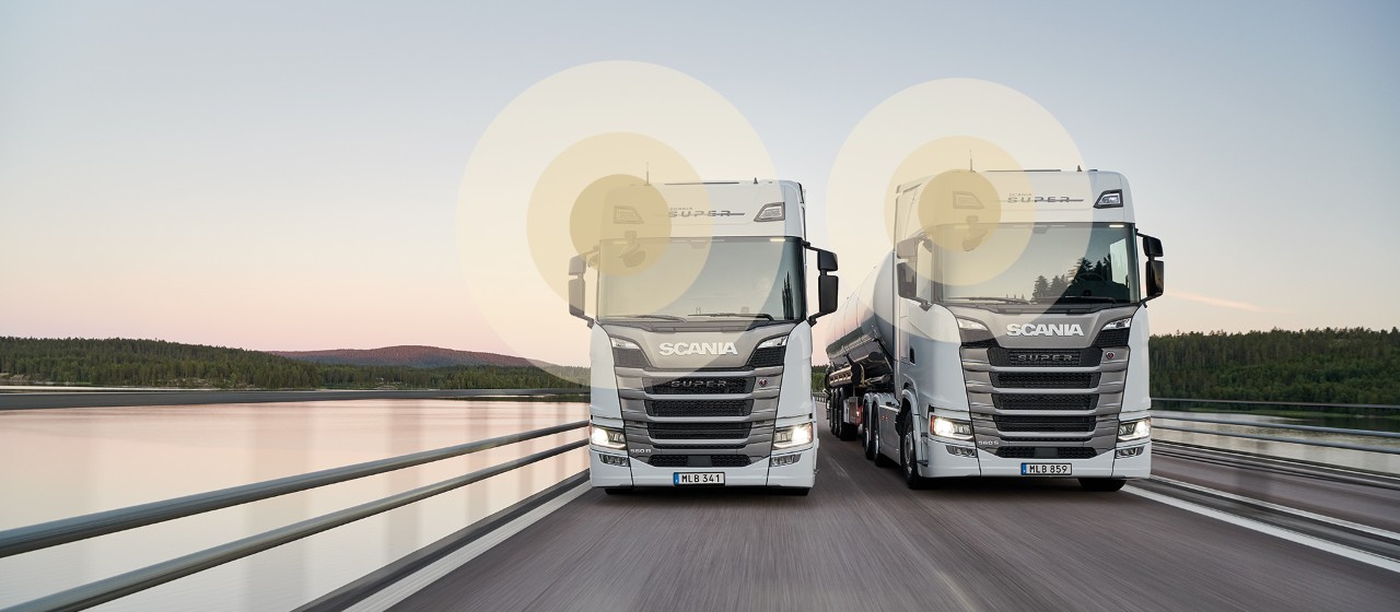 2 Scania Super auf der Straße