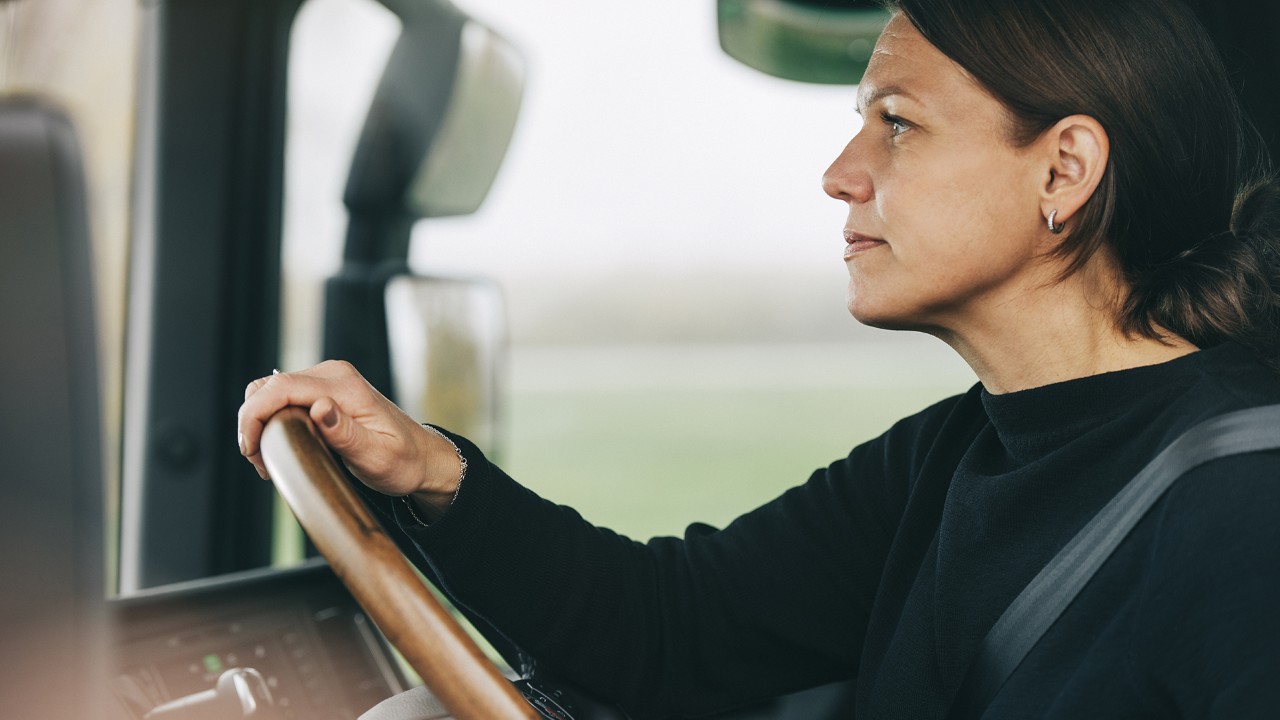 Susanne Ekdahl beim verantwortungsvollen Fahren